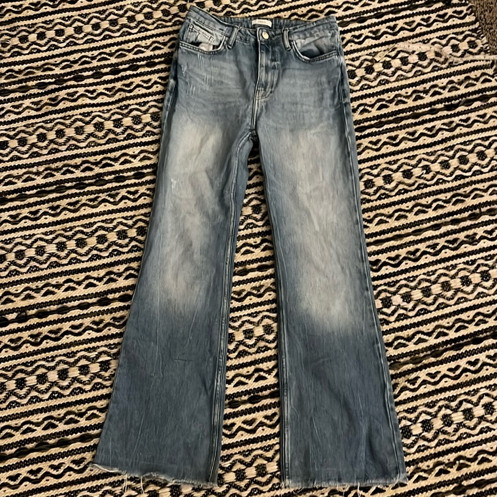 Forever 21 light wash jeans size 6, 32 inseam